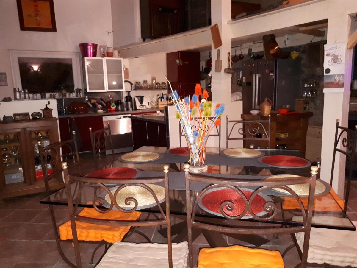 Bed and Breakfast Chez Patricia & Denis Flassans-sur-Issole Екстер'єр фото