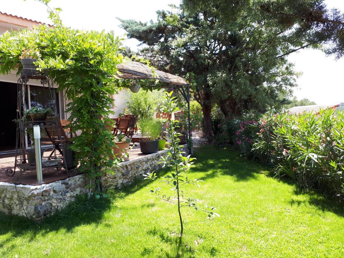 Bed and Breakfast Chez Patricia & Denis Flassans-sur-Issole Екстер'єр фото